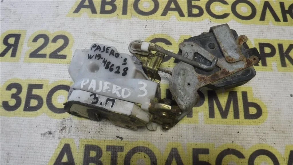 Замок двери задней правой Mitsubishi Pajero III 1999-2006