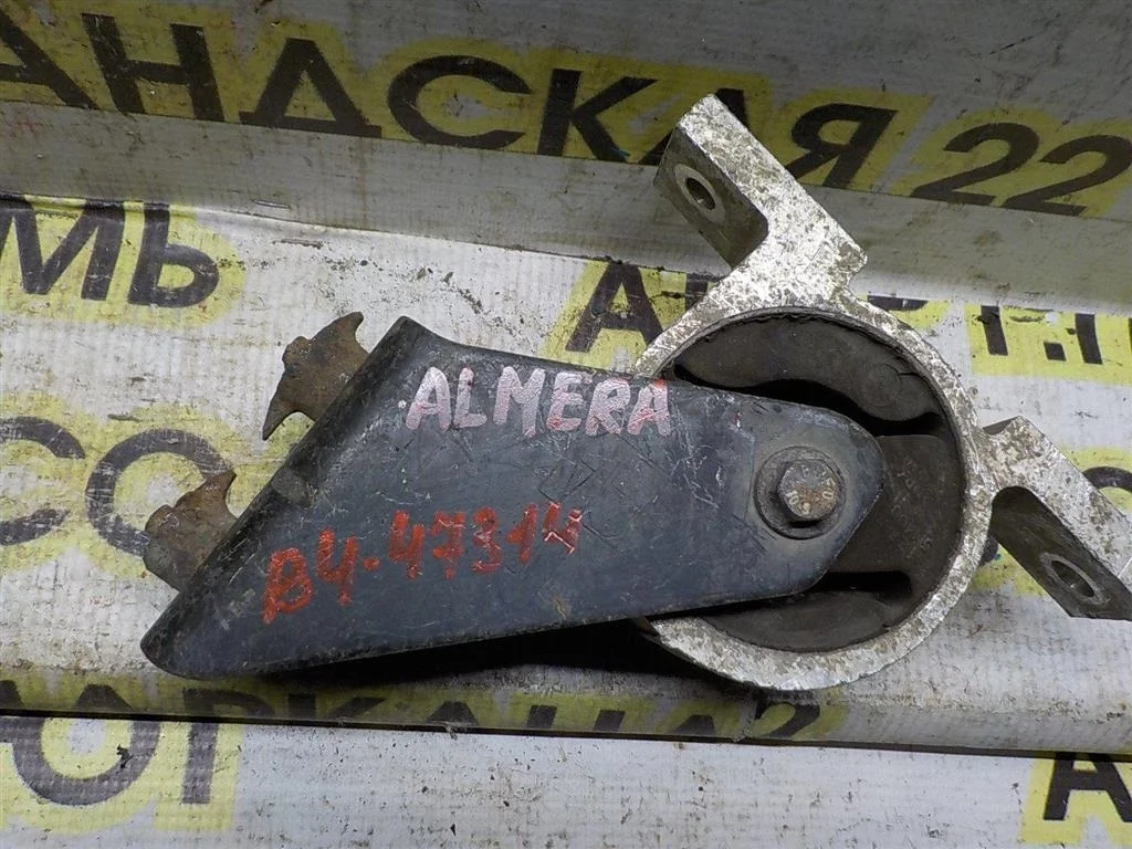 Опора двигателя передняя Nissan Almera N16 (2000—2003)