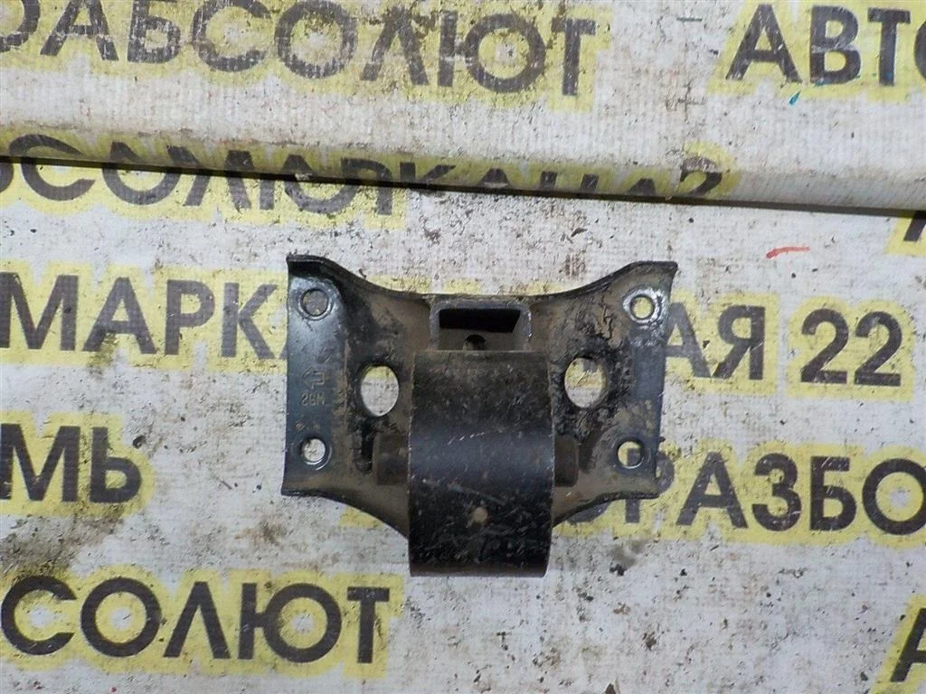 Опора КПП левая Nissan Almera N16 (2000—2003)