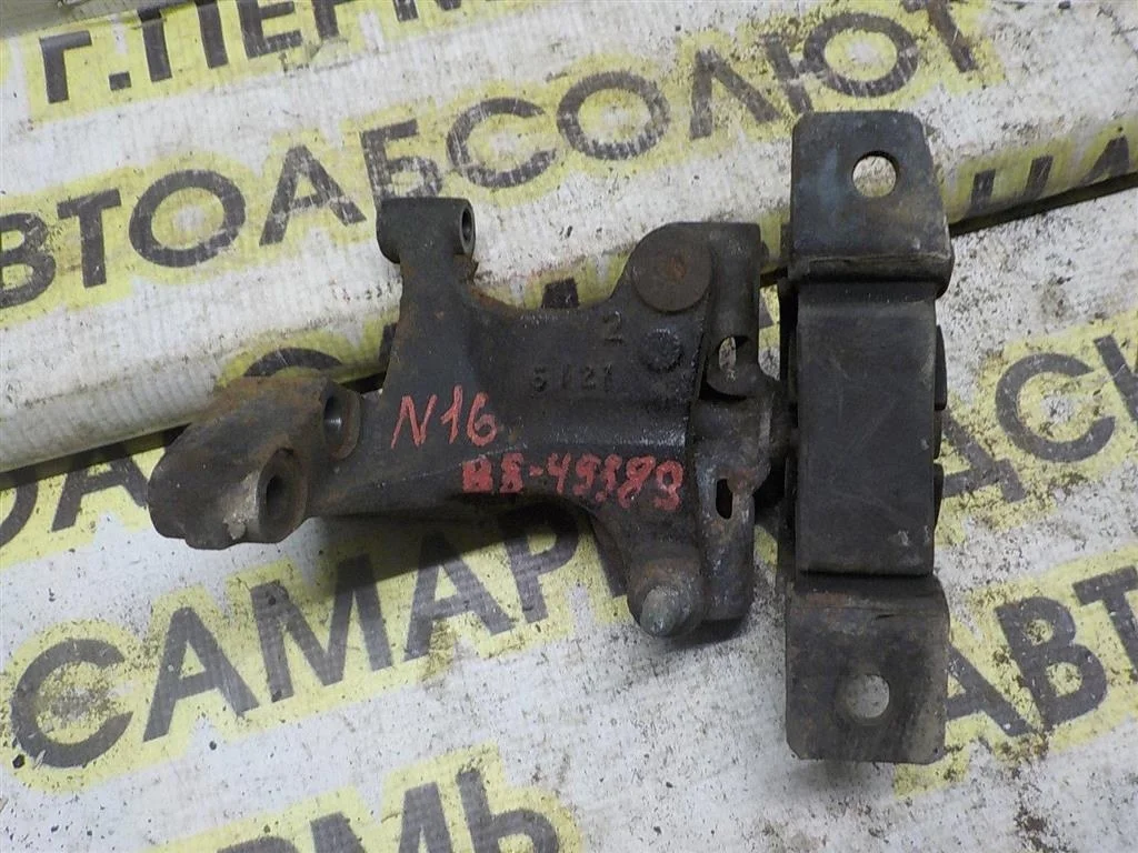 Кронштейн двигателя правый Nissan Almera N16 (2000—2003)