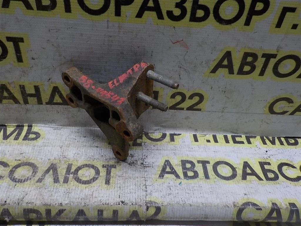 Кронштейн двигателя правый Hyundai Elantra IV (2006—2011)