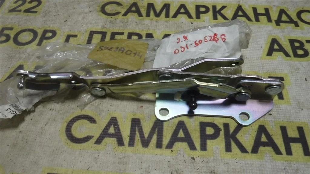 Петля крышки багажника Mitsubishi Lancer 10 (CY) 2007-2017