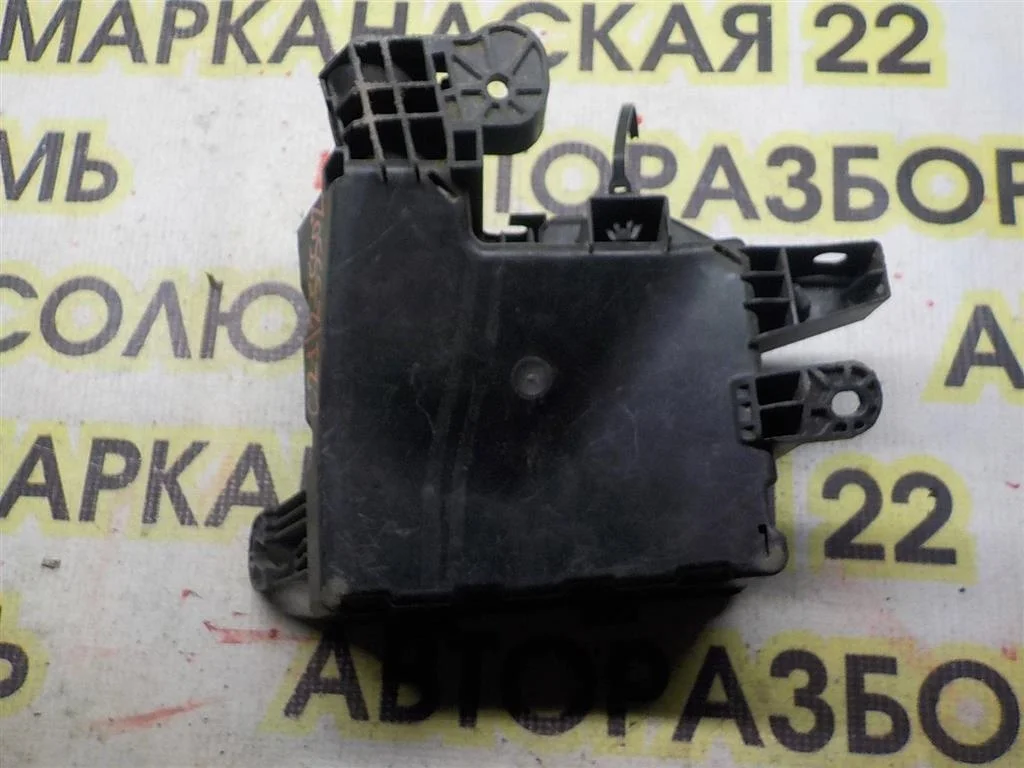 Корпус блока предохранителей Nissan Juke (F15) 2011-2019