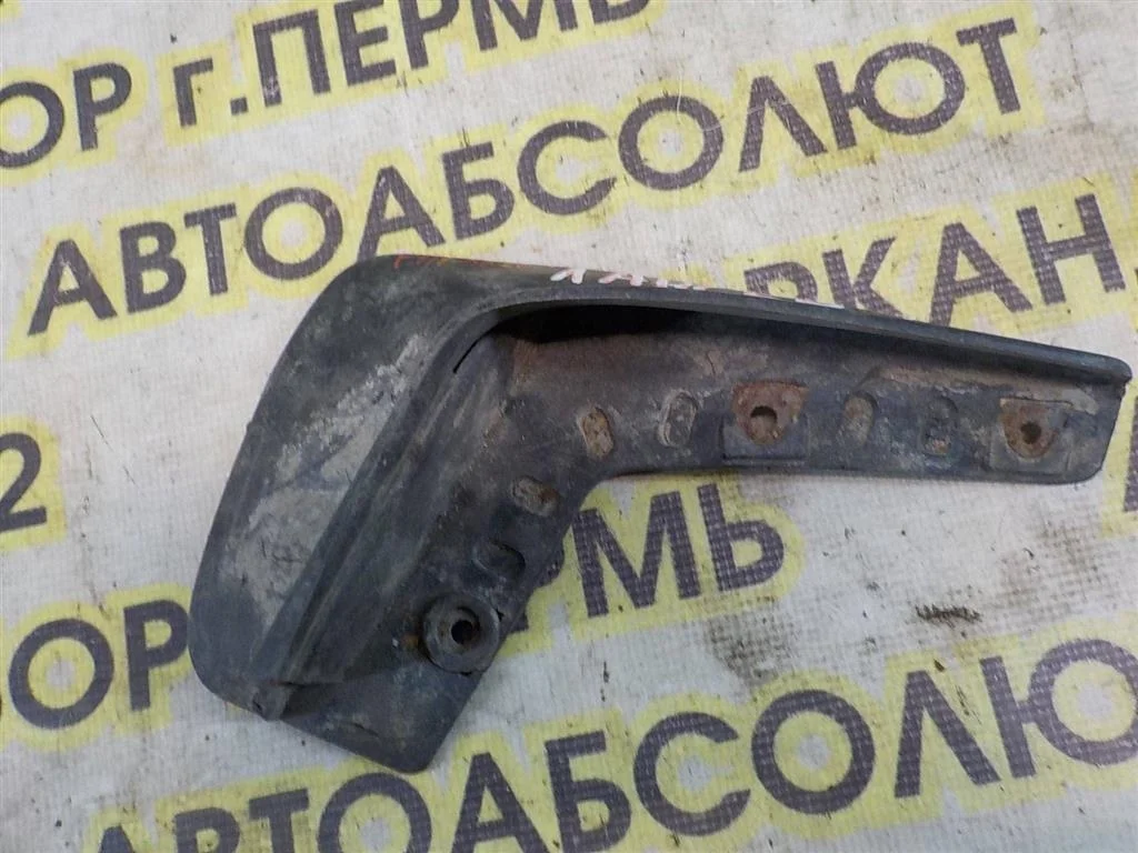 Брызговик передний левый Mitsubishi Lancer 9 (CS) 2003-2006