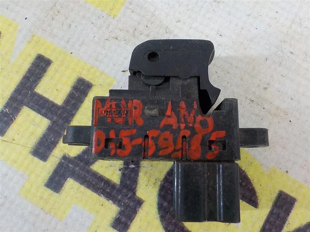 Кнопка стеклоподъемника Nissan Murano Z50 (2002—2008)