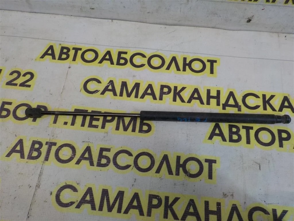 Амортизатор двери багажника Hyundai Getz 2002-2011