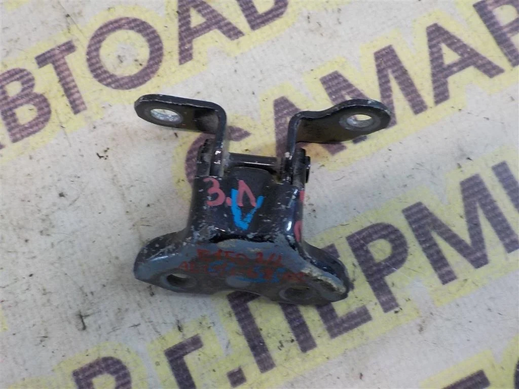 Петля двери задней левой верхняя Toyota Corolla (E150) 2006-2013