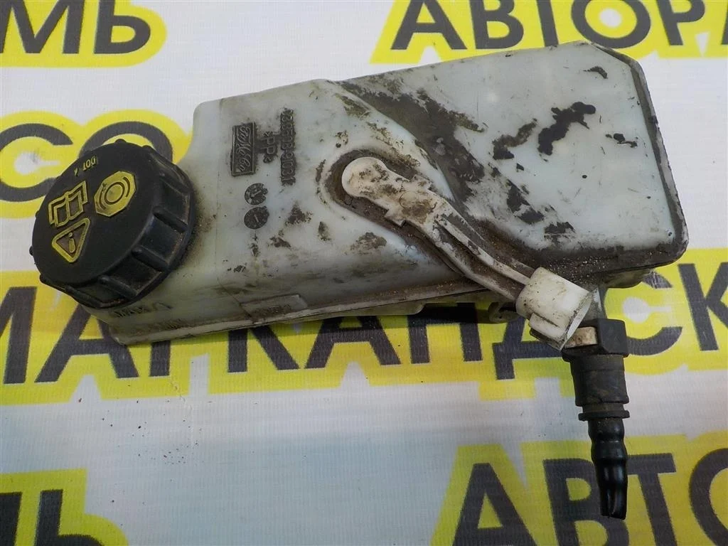 Бачок главного тормозного цилиндра Ford Focus II 2005-2011