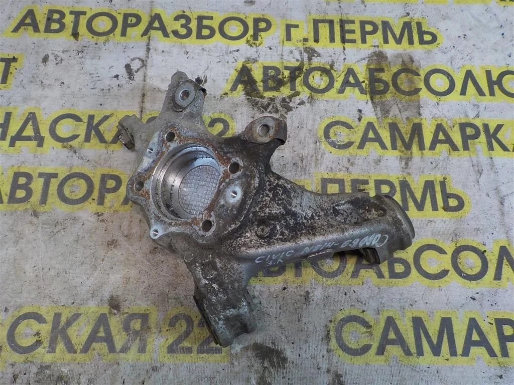 Кулак поворотный задний левый Honda Civic 4D VIII 2006-2012