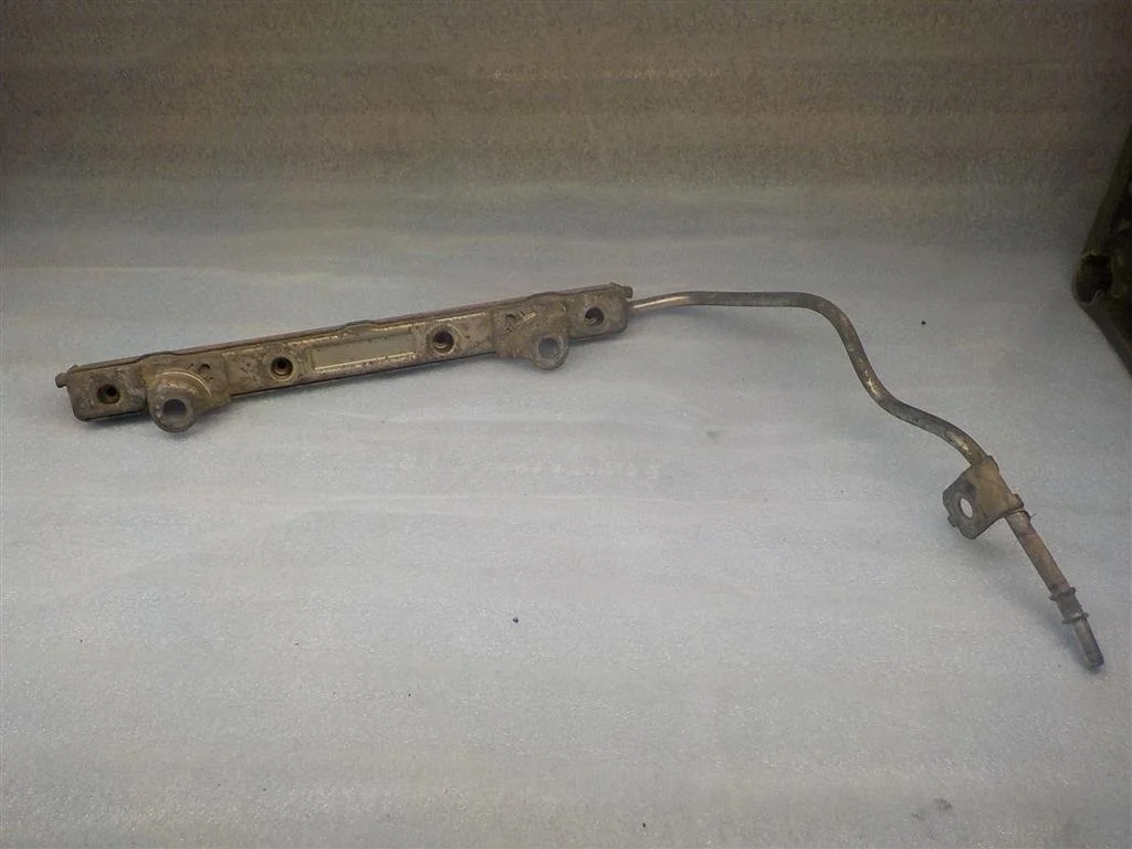 Рейка топливная (рампа) Toyota Corolla (E150) 2006-2013