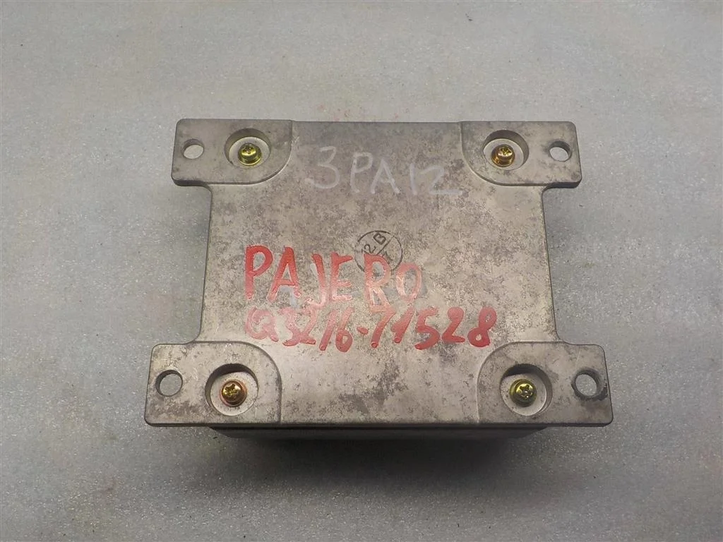 Блок управления AIR BAG Mitsubishi Pajero III 1999-2006