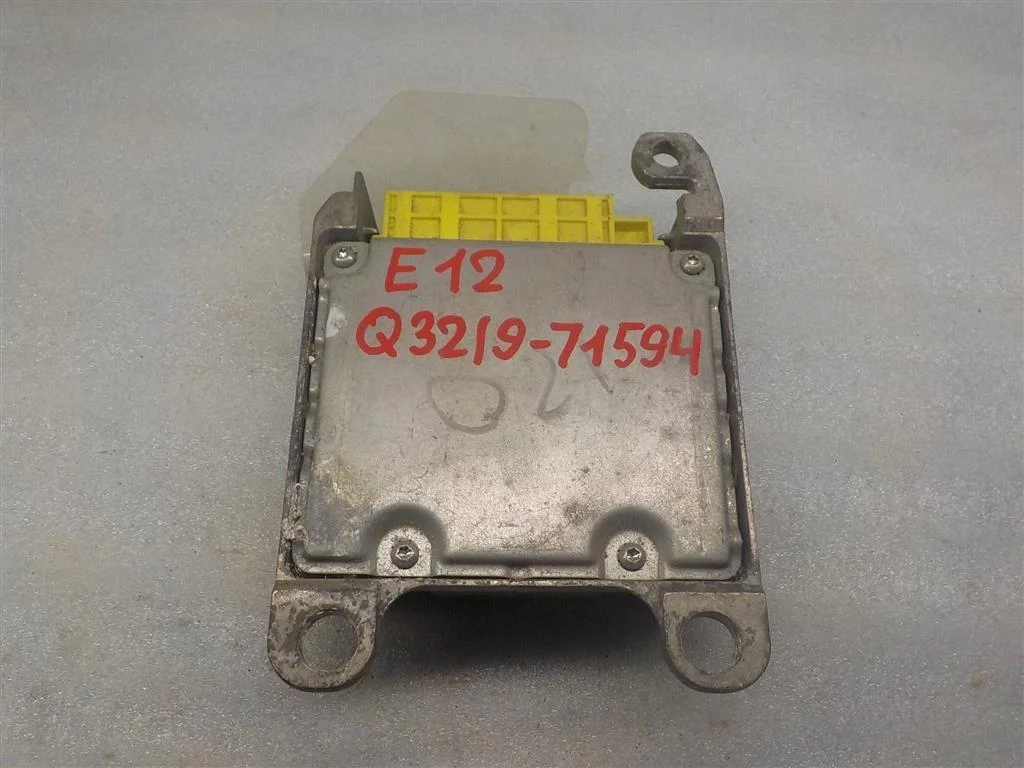 Блок управления AIR BAG Toyota Corolla (E120) 2000-2007