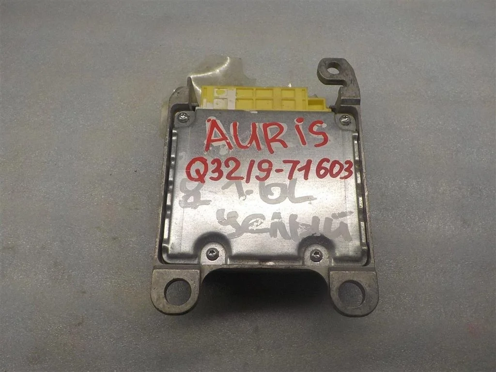 Блок управления AIR BAG Toyota Auris (E150) 2006-2012