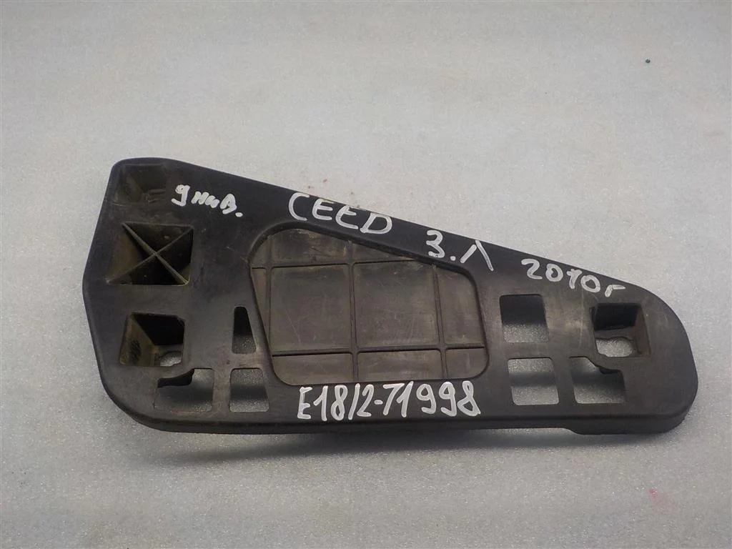 Кронштейн заднего бампера левый KIA Ceed (ED) 2006- 2012