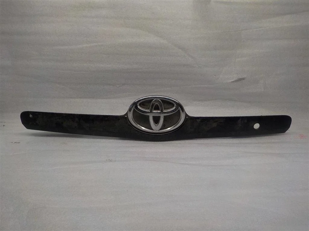 Накладка крышки багажника Toyota Camry XV40 2006-2011