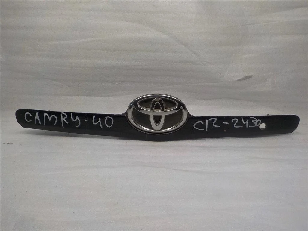 Накладка крышки багажника Toyota Camry XV40 2006-2011