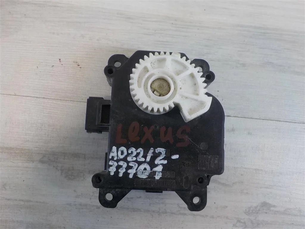 Моторчик заслонки печки Toyota Camry XV40 2006-2011