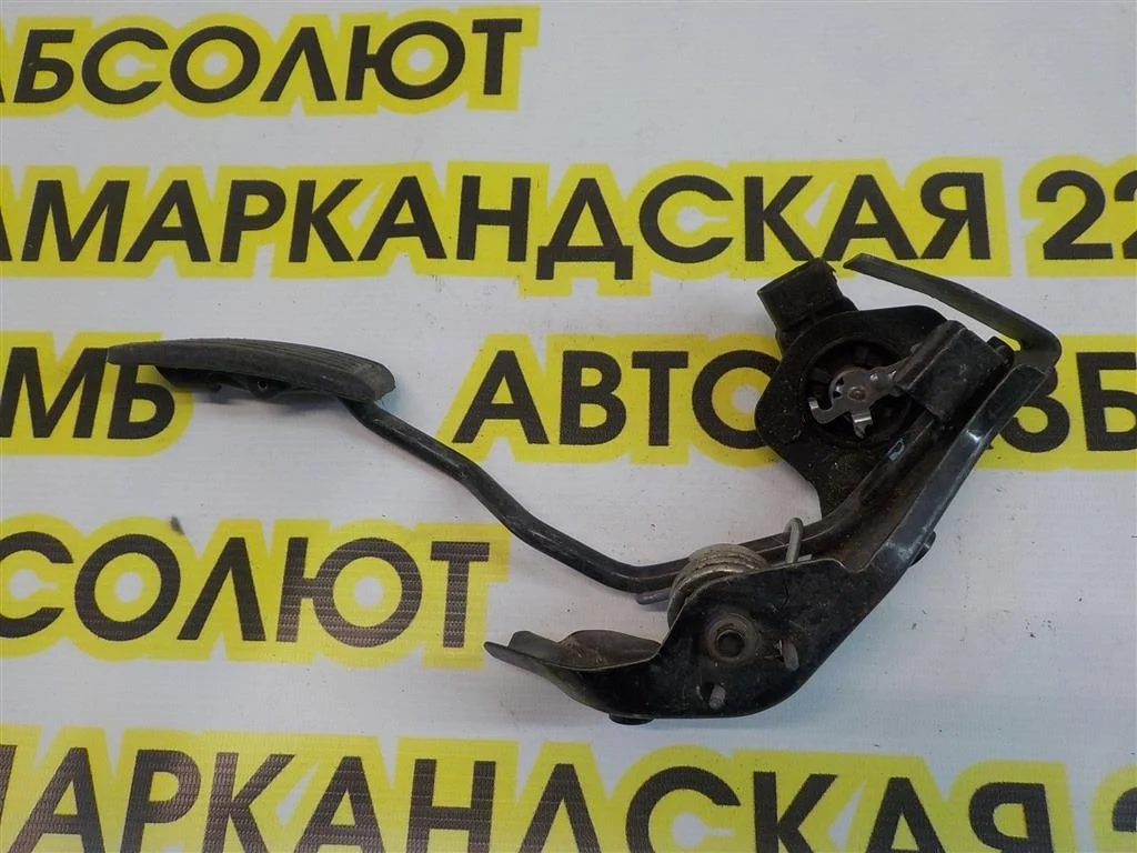 Педаль газа Toyota Avensis II (T250) 2003-2009