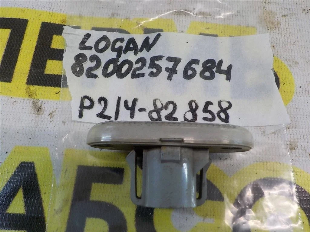 Повторитель на крыло белый Renault Logan I 2005-2014