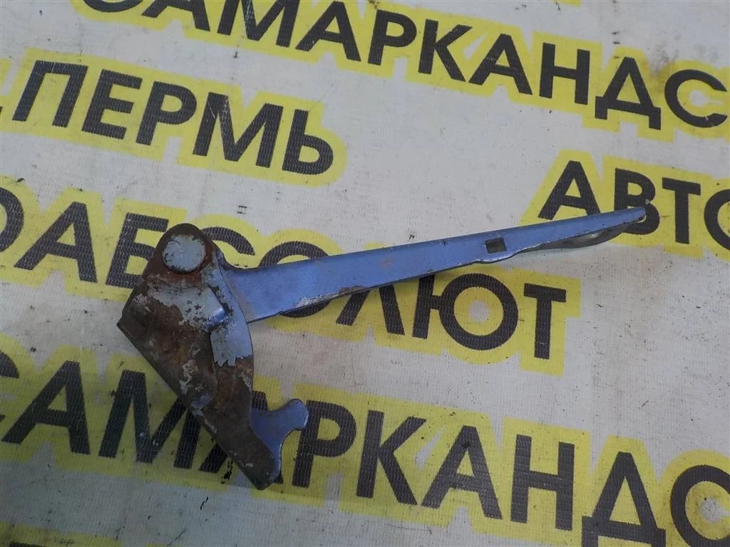 Петля капота правая Hyundai Accent II (1999—2012)