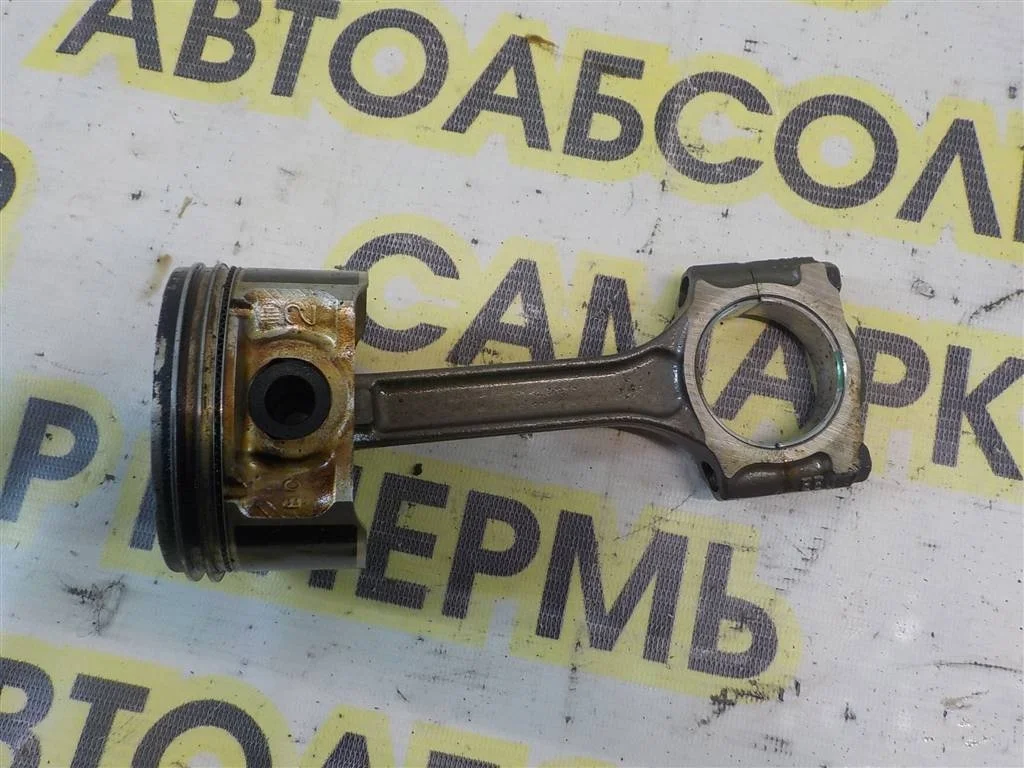 Поршень с шатуном Nissan Tiida (C11) 2004-2014