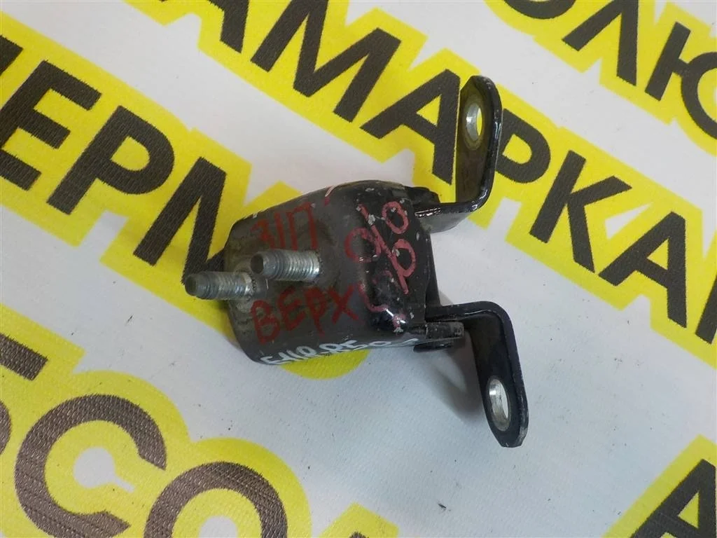 Петля двери задней правой верхняя Toyota RAV4 III (2005—2010)