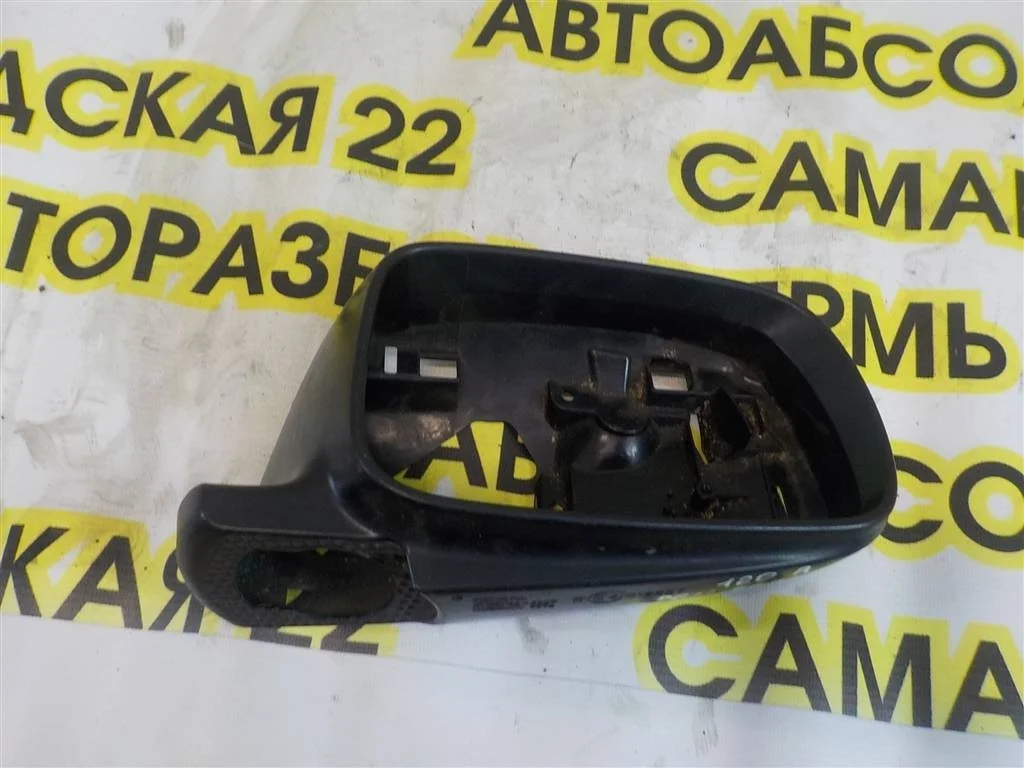 Корпус зеркала правого Toyota Corolla (E120) 2000-2007