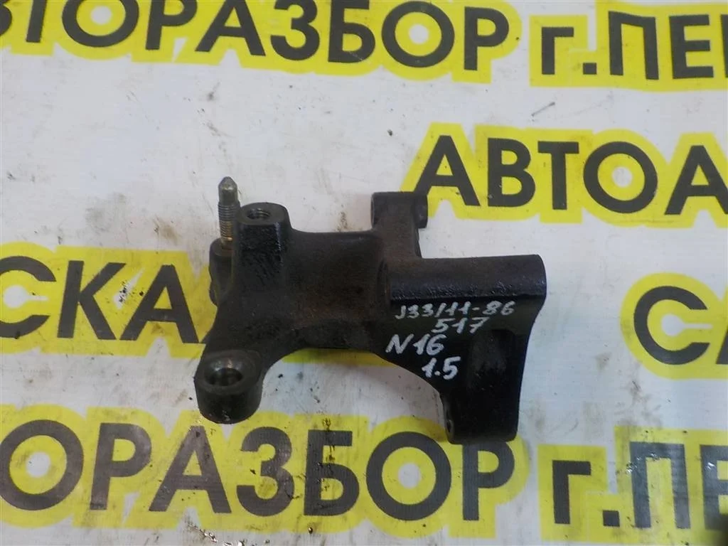 Кронштейн двигателя правый Nissan Almera N16 (2000—2003)