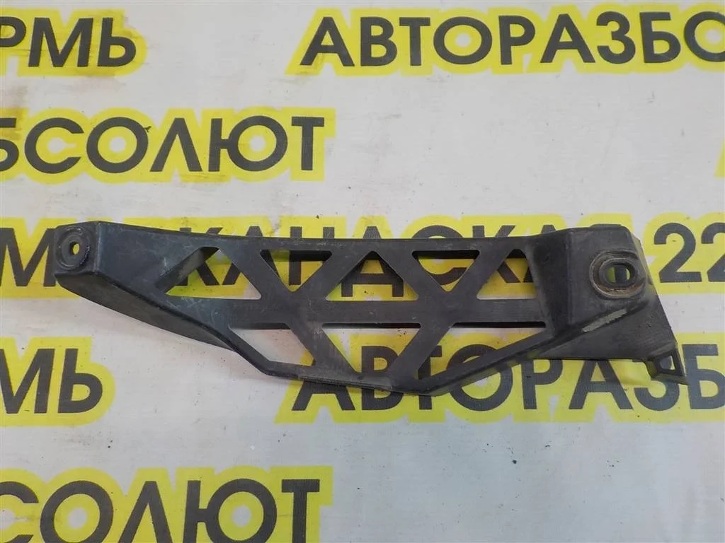 Кронштейн заднего бампера правый Skoda Octavia (A5/1Z) 2004-2013