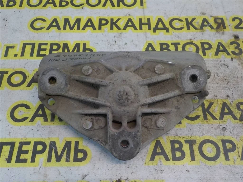 Кронштейн амортизатора Volkswagen Touareg I (2002—2006)