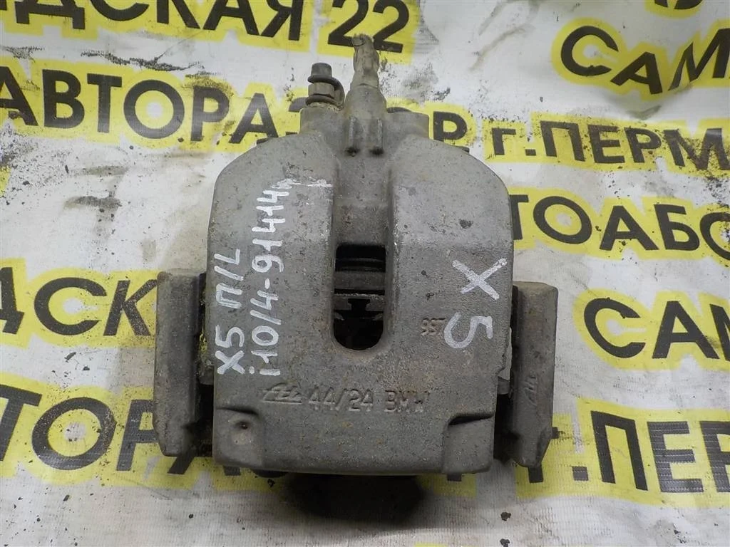 Суппорт передний левый BMW X5 E53 (1999—2003)