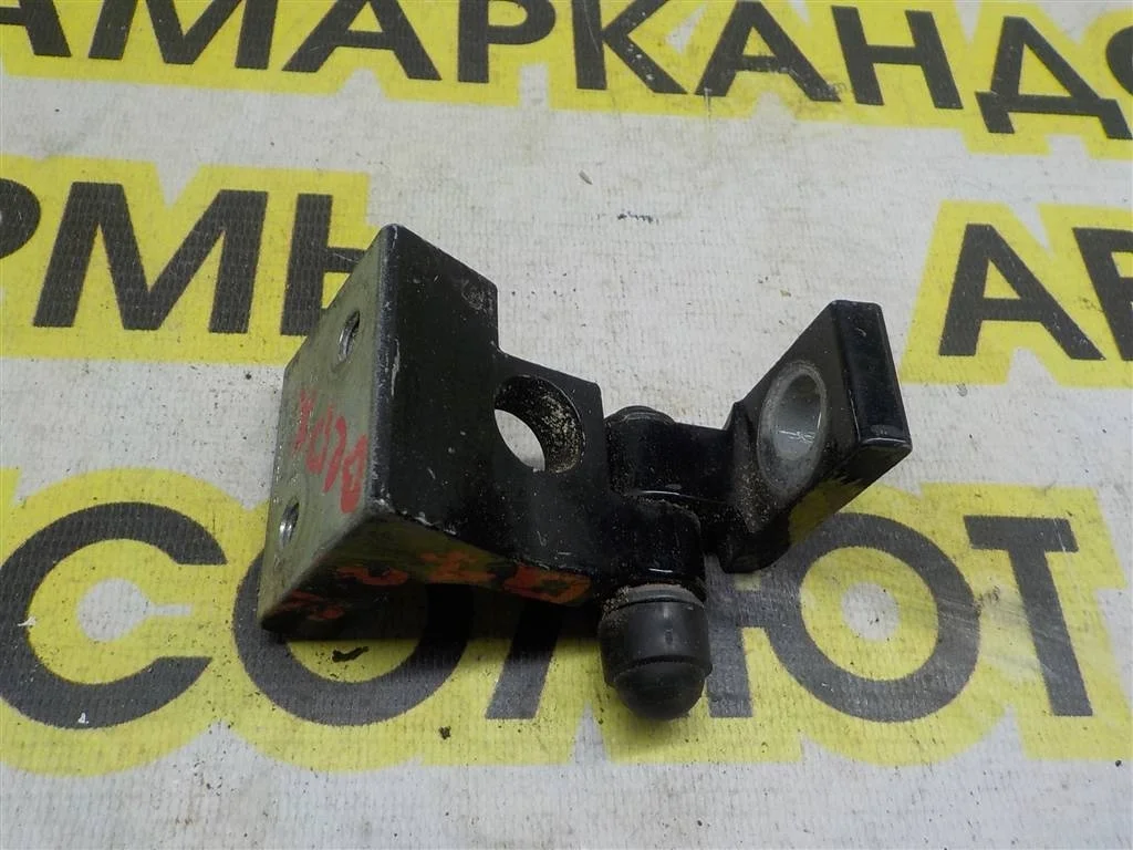 Петля двери задней правой верхняя Audi Q7 (4L) 2005-2015