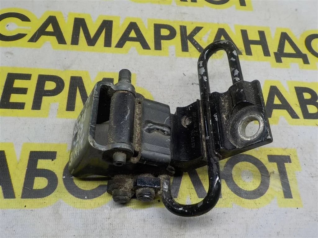 Петля двери задней правой нижняя Audi Q7 (4L) 2005-2015