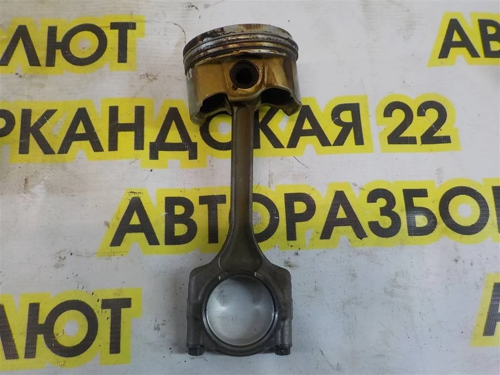 Поршень с шатуном Honda Civic 4D VIII 2006-2012