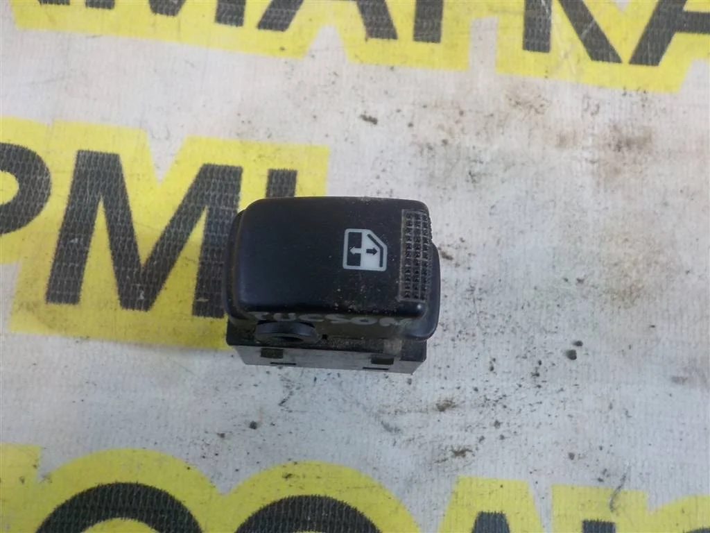 Кнопка стеклоподъемника Hyundai Tucson I (2004—2015)