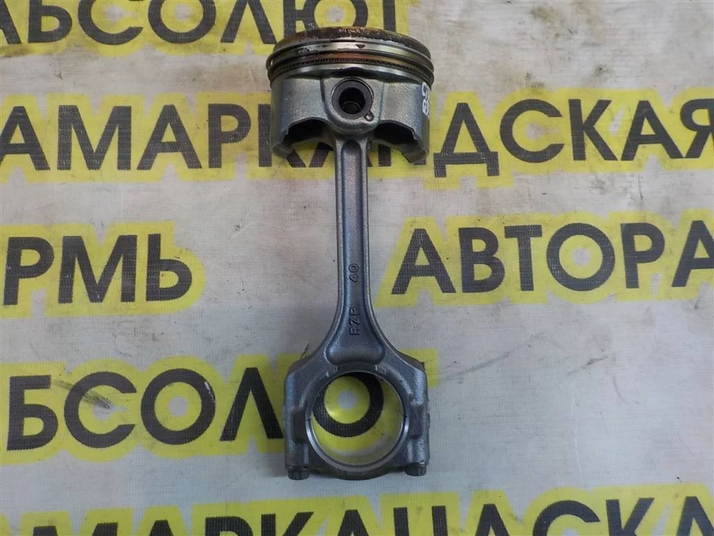 Поршень с шатуном Honda Civic 4D VIII 2006-2012