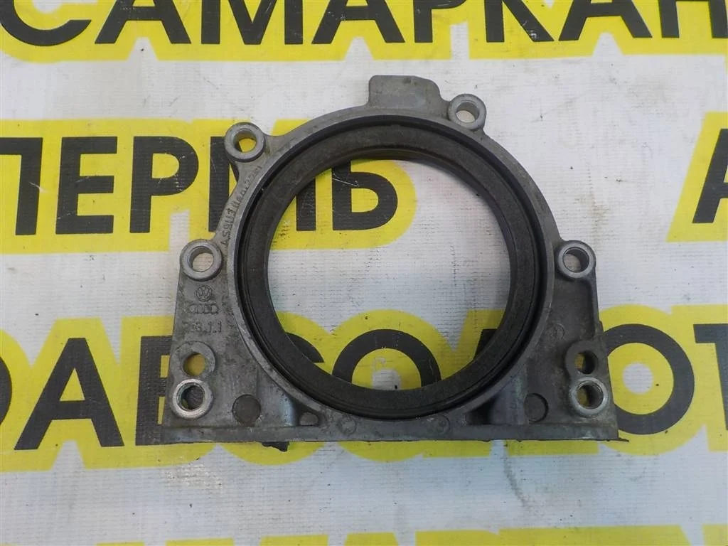 Крышка коленвала задняя Volkswagen Passat (B6) 2005-2010