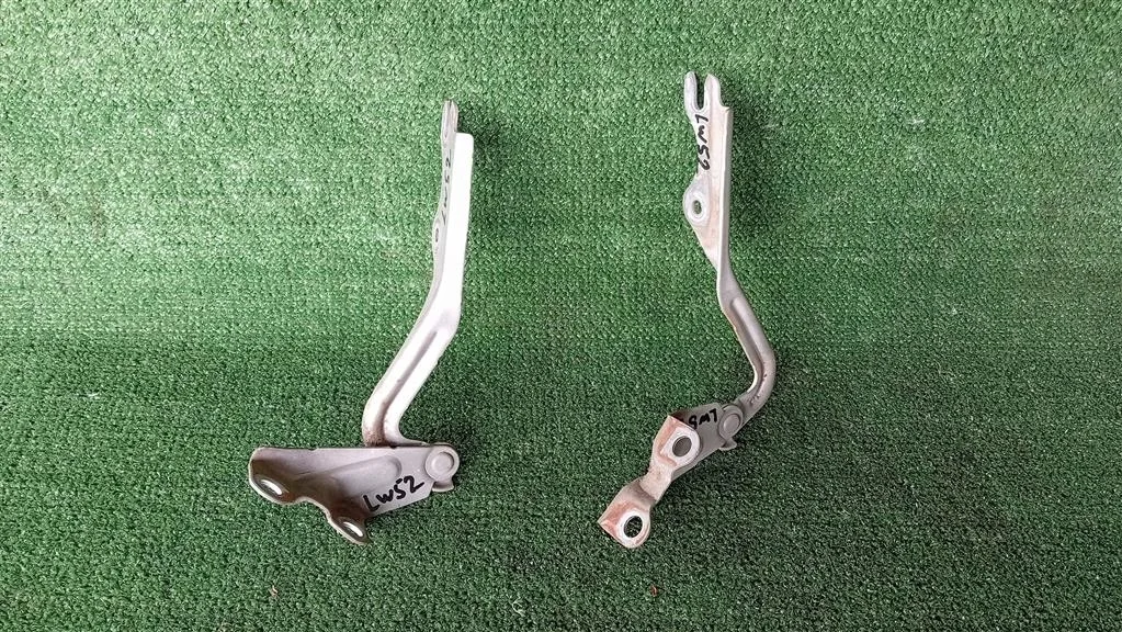 Б.у. петля капота (2шт) MAZDA MPV LW MAZDA MPV LW