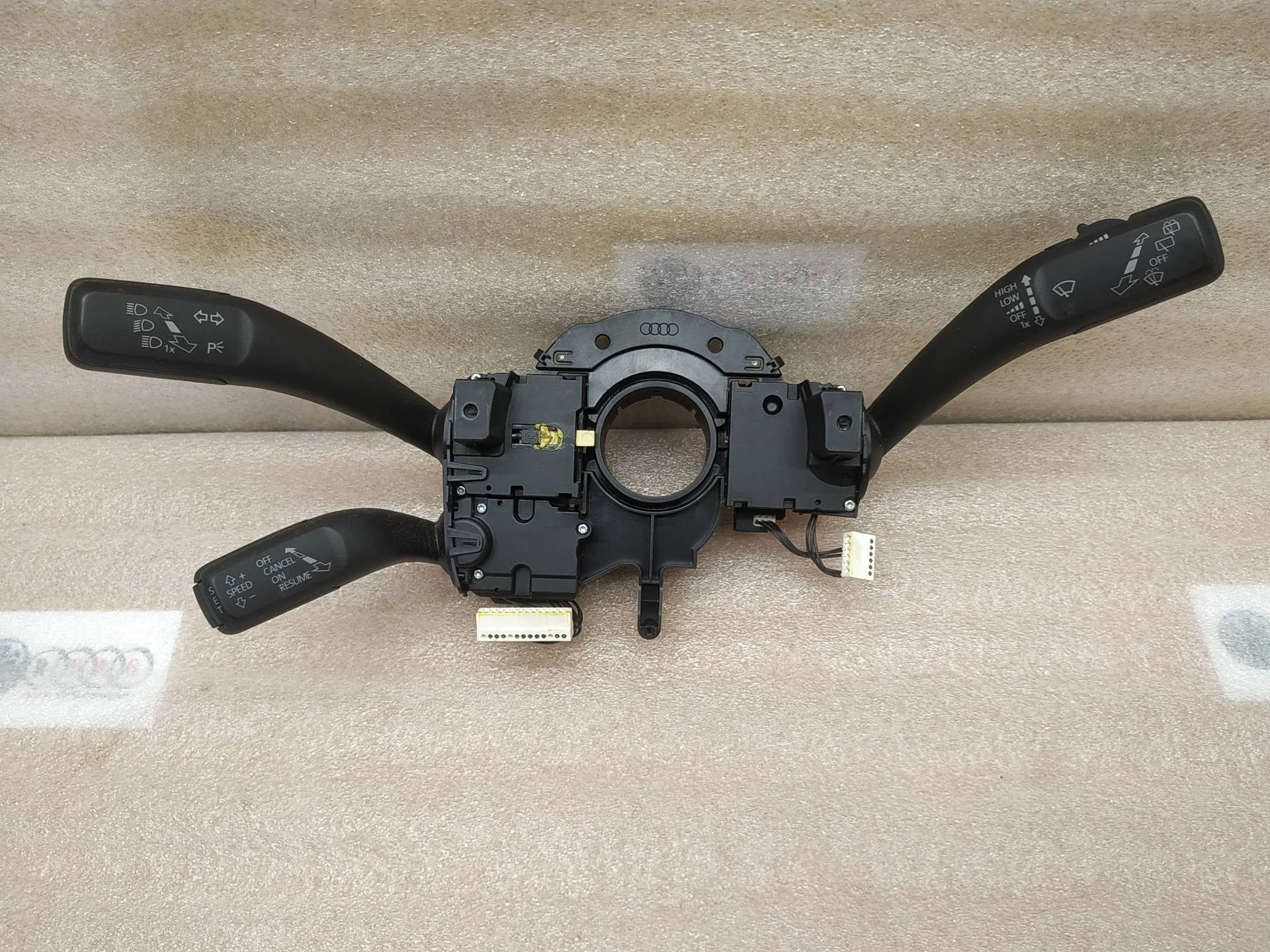 Переключатели подрулевые Volkswagen Touareg 2 7P6 2011