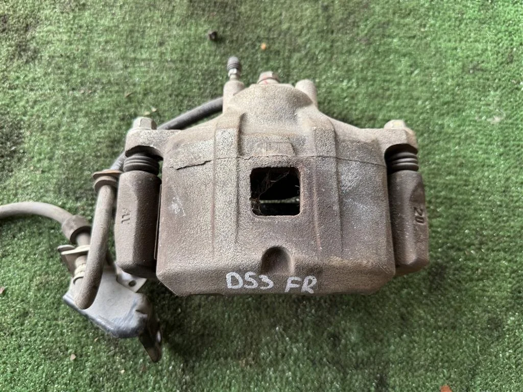 Б.у. суппорт MITSUBISHI DELICA/ SPACE GEAR D5 MITSUBISHI DELICA/ SPACE GEAR D5