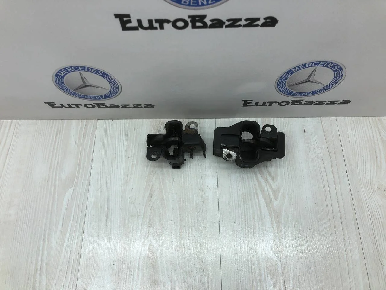 Замок капота Mercedes W209