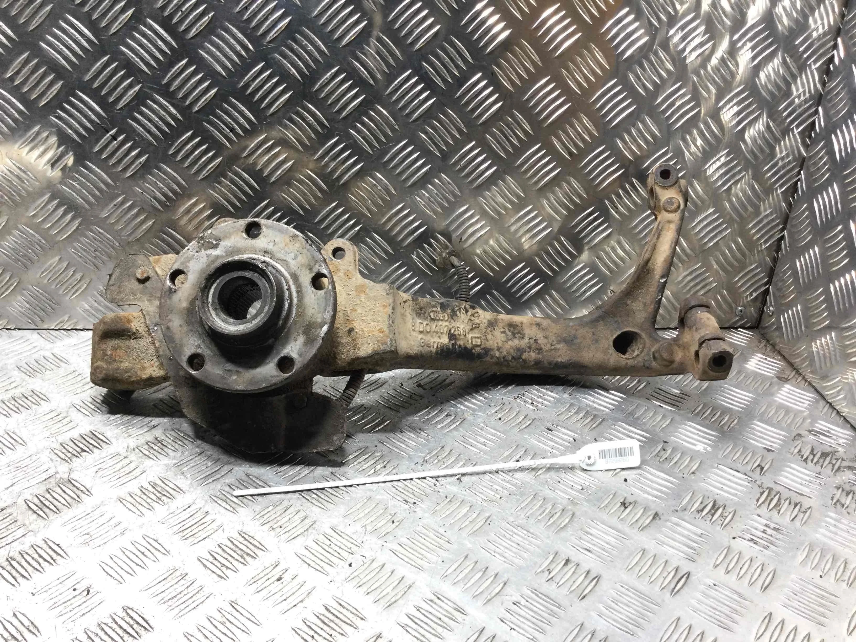 Ступица передняя правая Volkswagen Passat B5 (1996-2000) дизель 1.9 TDI Механика Универсал