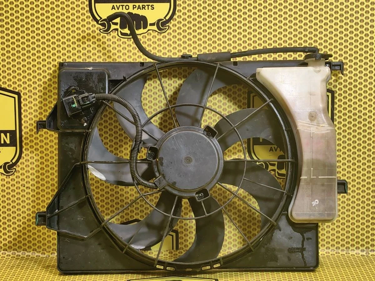 Диффузор вентилятора с бачком KIA RIO 2018 FB