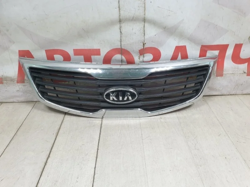Решетка радиатора передняя Kia Sportage 3 SL