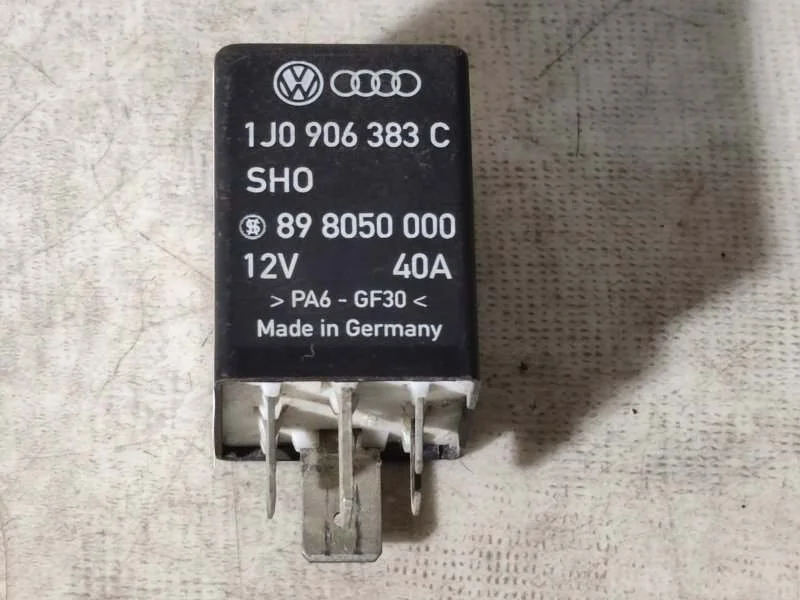 Реле бензонасоса Audi S3 1J0906383C 8L1