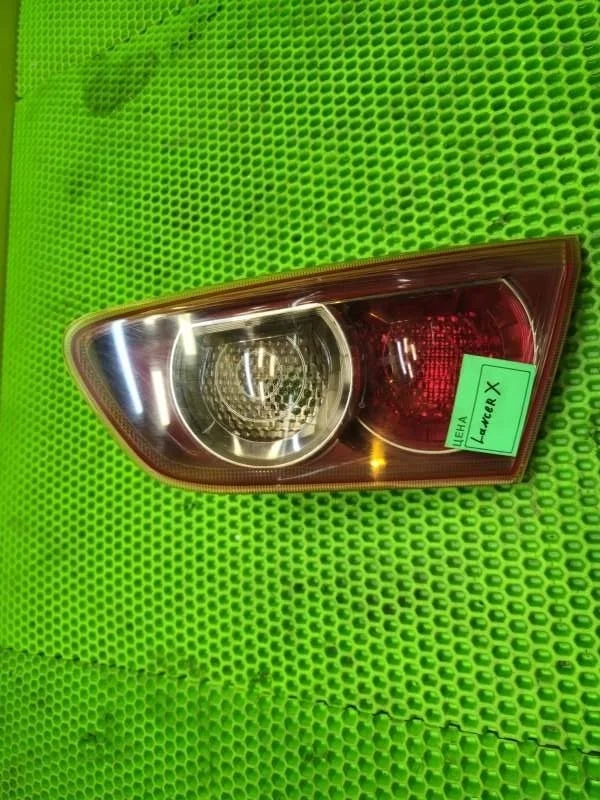 Фонарь внутренний задний правый Mitsubishi Lancer