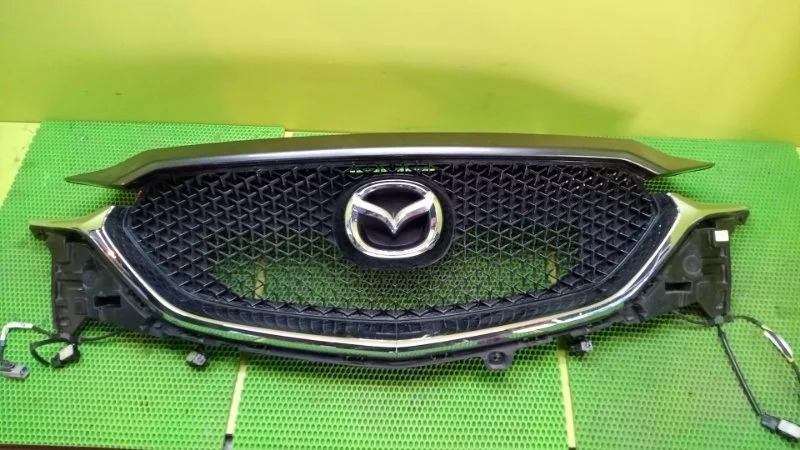 Решетка радиатора передняя Mazda Cx-5 KF 2019
