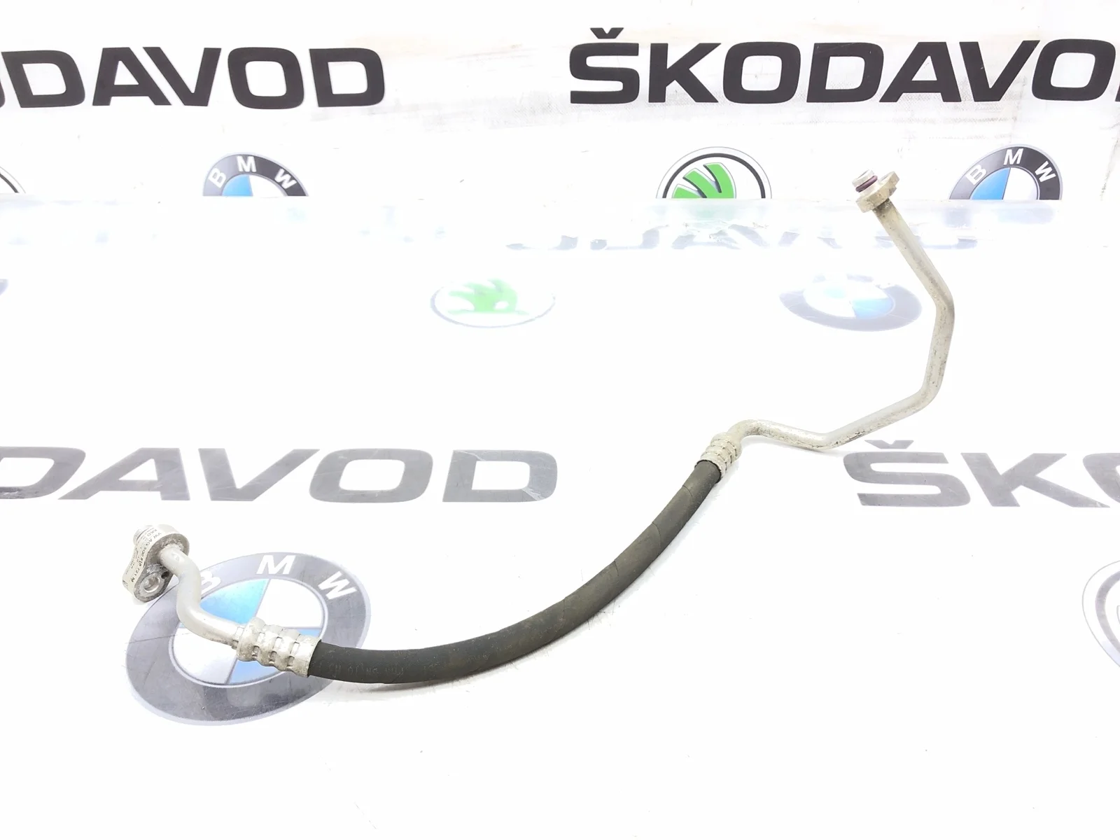 Трубка кондиционера маленькая Skoda Octavia 2017 5Q0816721M A7 (5E) 1.8 CJSA