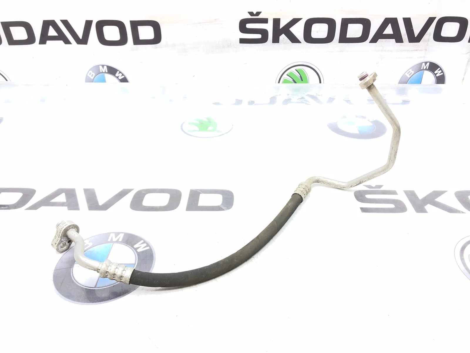 Трубка кондиционера маленькая Skoda Octavia 2016 5Q0816721M A7 (5E) 1.8 CJSA