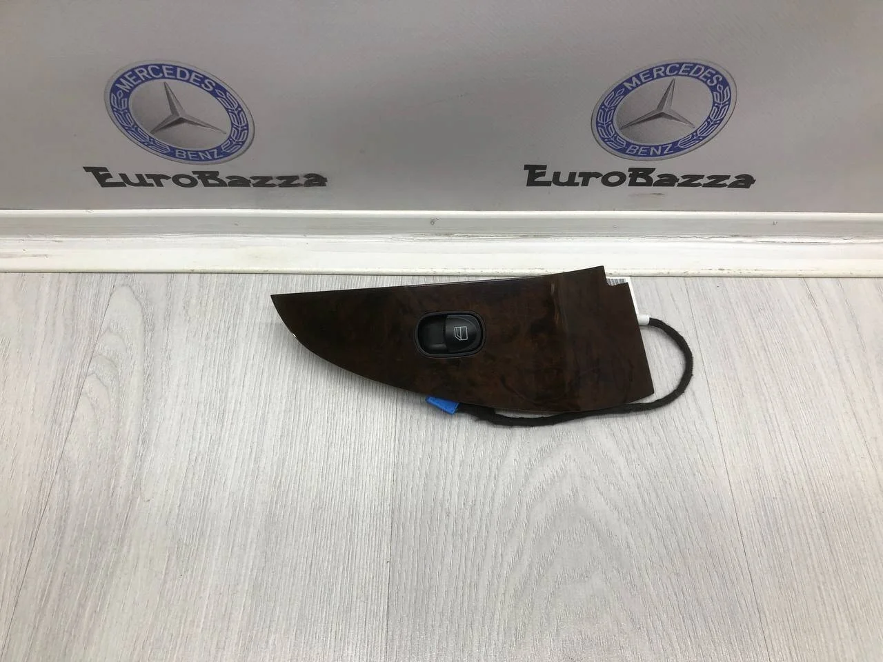 Кнопка стеклоподъемника двери Mercedes W203